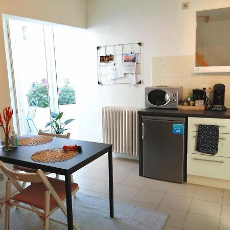 Studio With Terrace In 17Th Century House Apartment Brugge Bagian luar foto