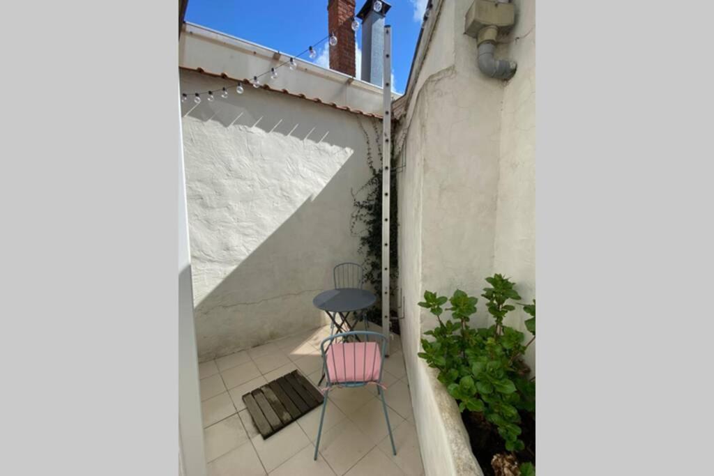 Studio With Terrace In 17Th Century House Apartment Brugge Bagian luar foto