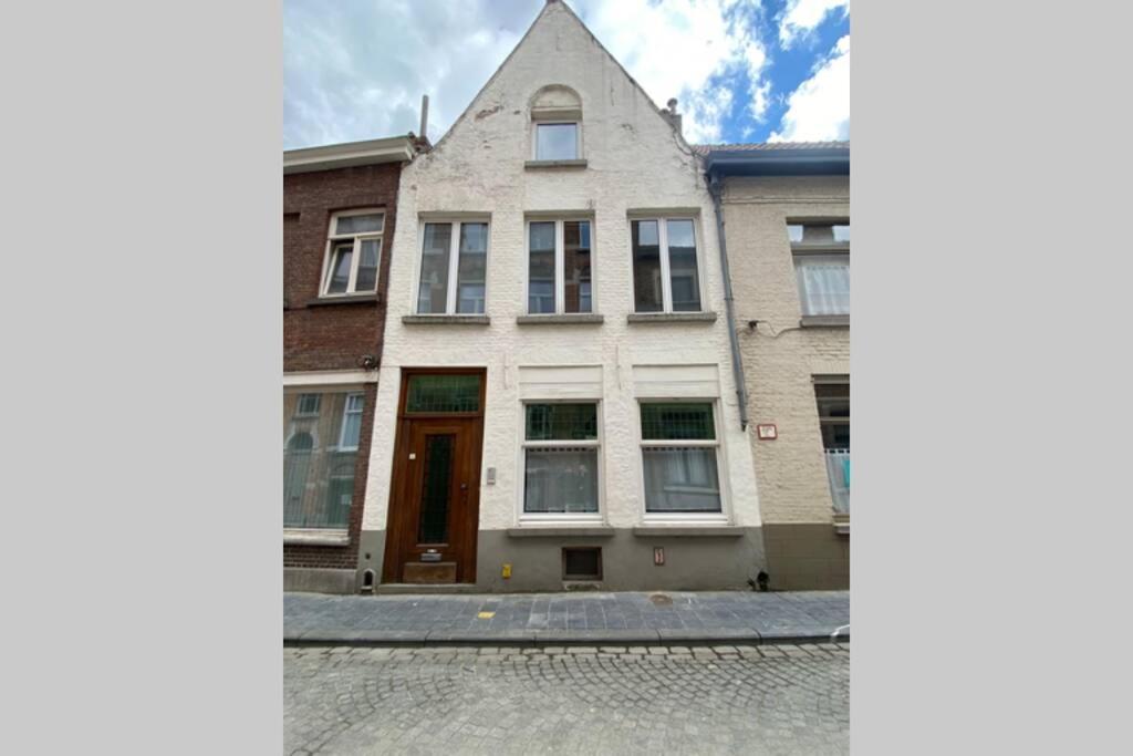Studio With Terrace In 17Th Century House Apartment Brugge Bagian luar foto