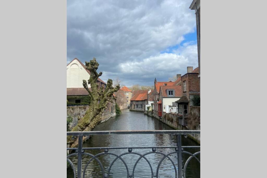 Studio With Terrace In 17Th Century House Apartment Brugge Bagian luar foto