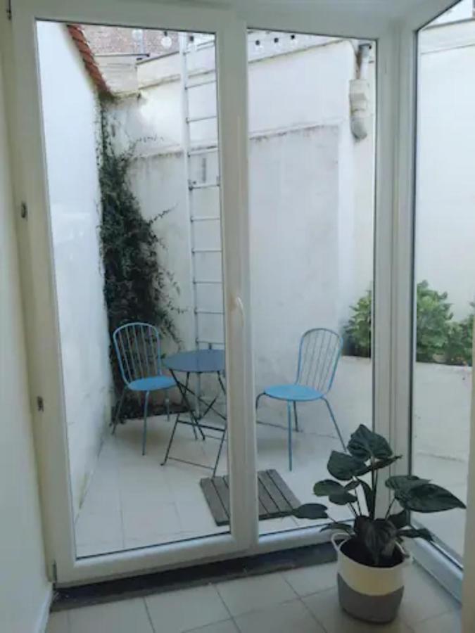 Studio With Terrace In 17Th Century House Apartment Brugge Bagian luar foto