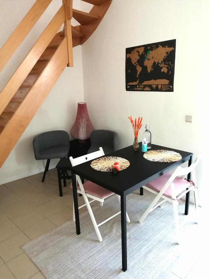 Studio With Terrace In 17Th Century House Apartment Brugge Bagian luar foto