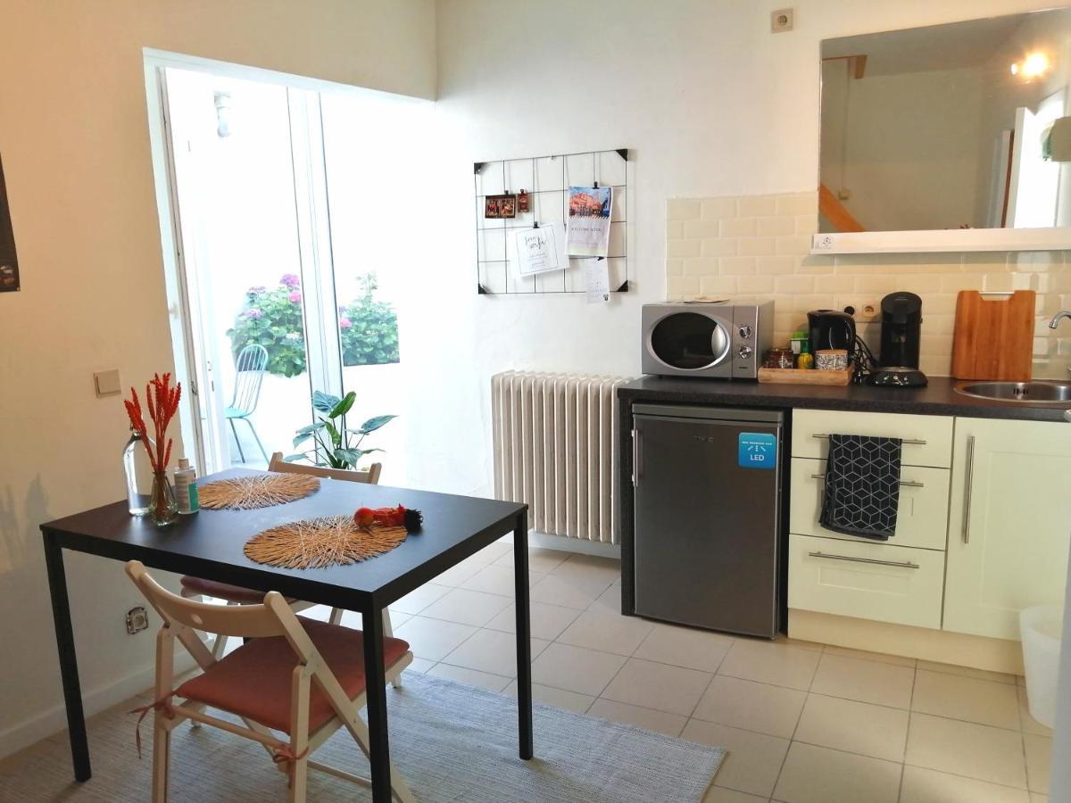 Studio With Terrace In 17Th Century House Apartment Brugge Bagian luar foto