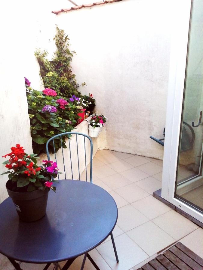 Studio With Terrace In 17Th Century House Apartment Brugge Bagian luar foto